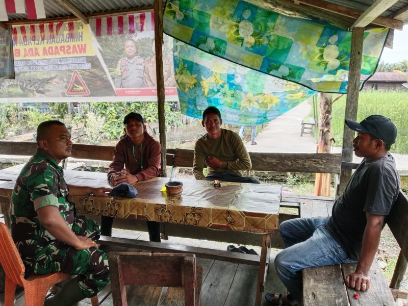 Wujudkan Kekompakan dan Kebersamaan, Babinsa Koramil 07/Reteh Giat Lakukan Kegiatan SDM Dengan Masyarakat