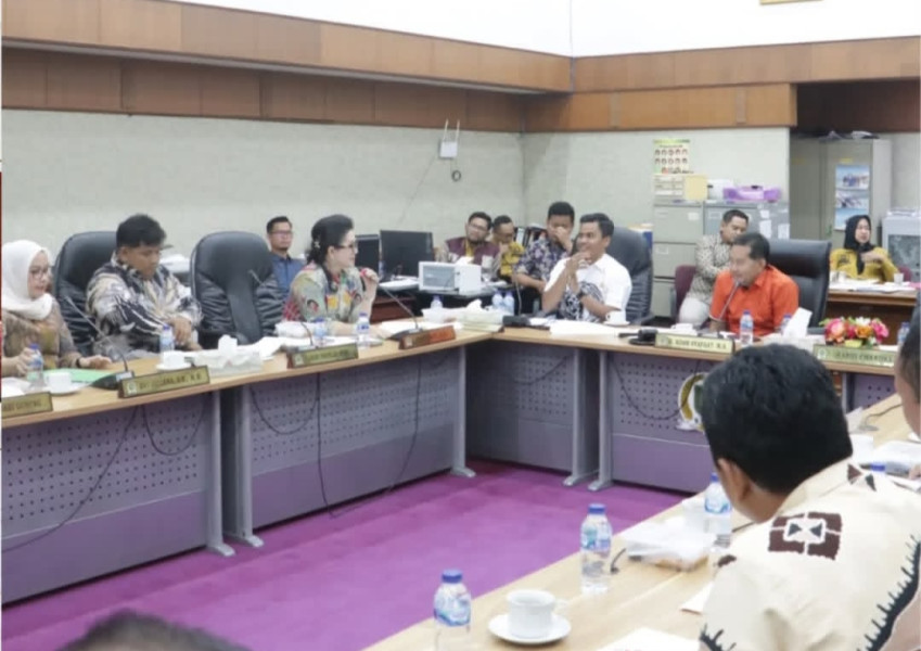 RDP Komisi III dan Komisi II DPRD Riau dengan Disperindagkop Riau RDP Komisi III dan Komisi II DPRD Riau dengan Disperindagkop Riau