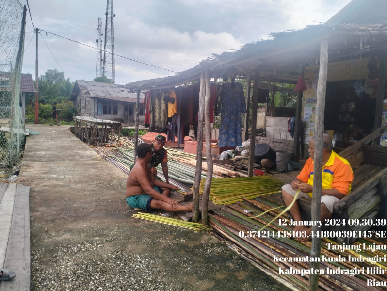 Babinsa Koramil 04/Kuindra Menyampaikan Akan Pentingnya Keselamatan Saat Bekerja