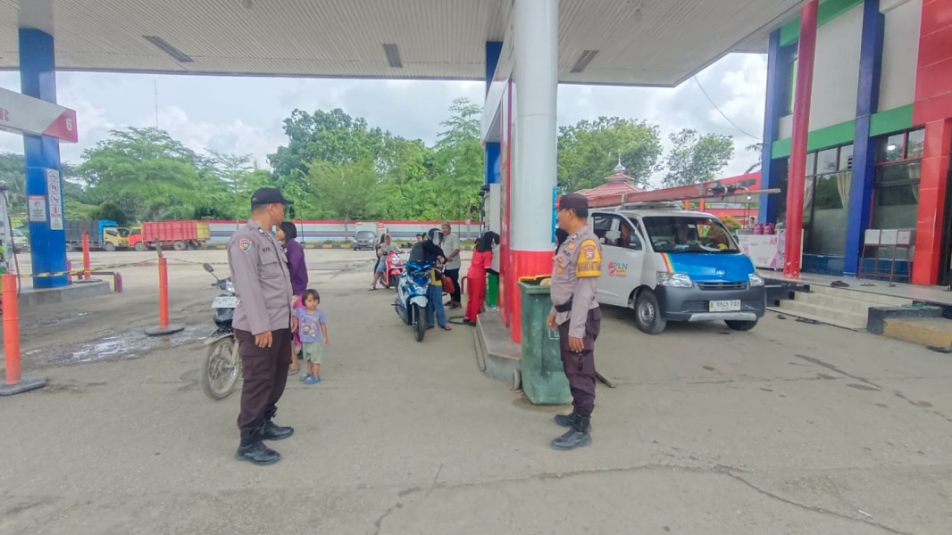 Polsek Kemuning Kawal BBM, Pastikan Warga Tak Panik dan Subsidi Tak Disalahgunakan