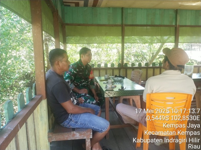 Pantau Keamanan Dan Ketertiban, Serda Riko Saputra, Kosmos Dengan Warga Di Desa Pekan Tua