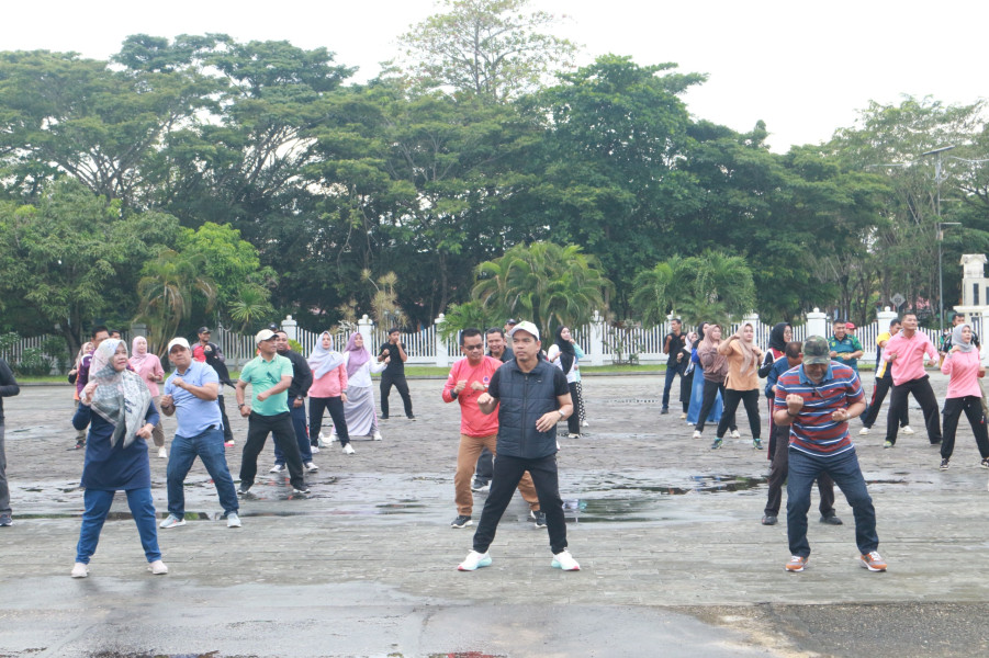 Penjabat (Pj) Bupati Indragiri Hilir (Inhil) Erisman Yahya, hadiri rangkaian kegiatan peringatan Hari Ulang Tahun (HUT) Ke-53 Korps Pegawai Republik Indonesia (Korpri),