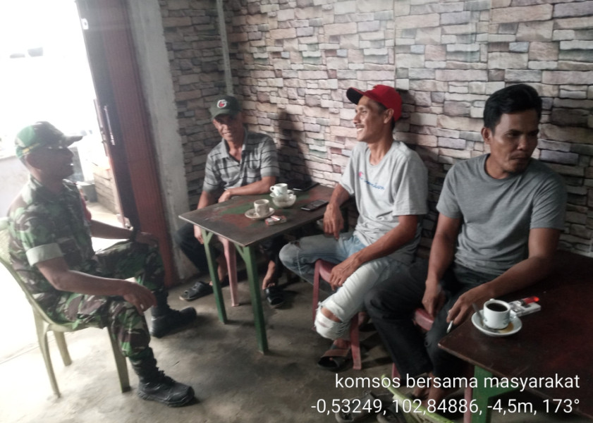 Babinsa Koramil 03/Tpl Serka Hendra Putra Sambangi Tomas Didesa Binaan
