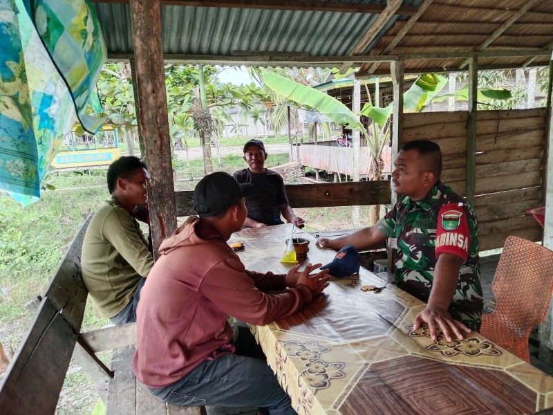 Babinsa Koramil 07/Reteh Intens Melaksanakan Pengawasan SDM dengan Warga Binaan