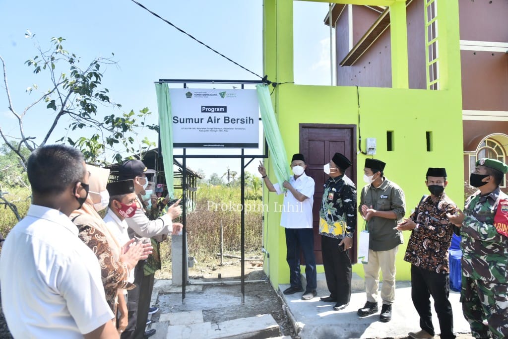 Syamsuddin Uti Resmikan Sumur Air Bersih di Sungai Beringin