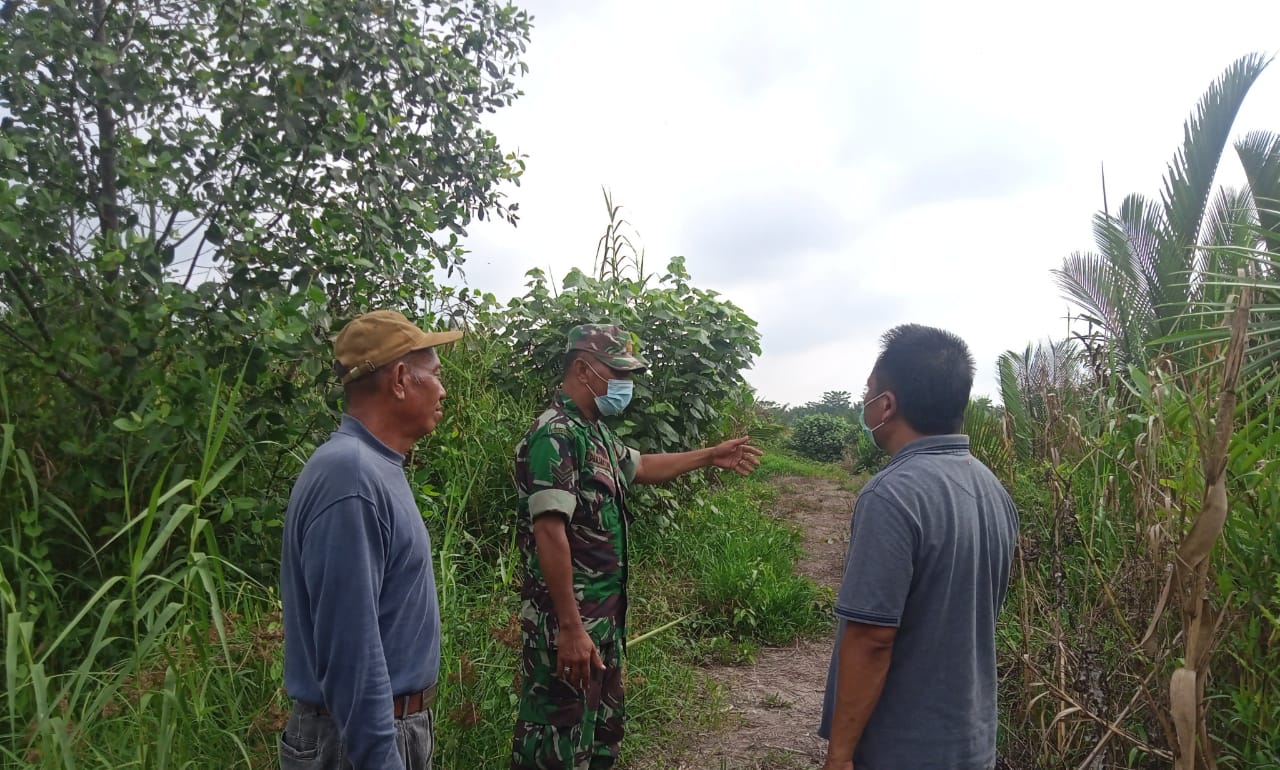 Babinsa Koramil 04/Kuindra, Pelda Zulfahmi Rutin Sosialisasi Dan Patroli Guna Mencegah Kebakaran