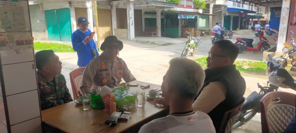 Babinsa Koramil 07/Reteh Laksanakan Komsos dengan Forkopimcam