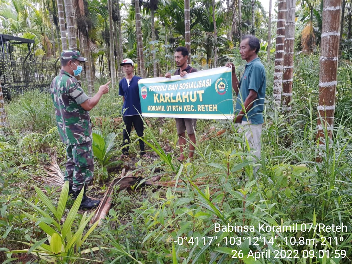 Babinsa Koramil 07/Reteh, Pelda Nofiandi Aktif Patroli Mengenai Karlahut di Kelurahan Metro