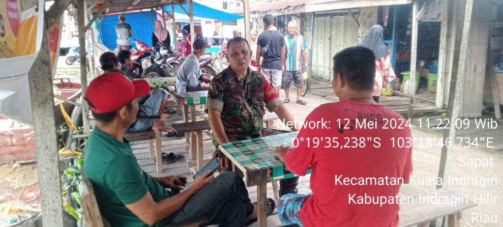 Demi Kepentingan Masyarakat, Babinsa Koramil 04/Kuindra Himbau Nelayan Untuk Perhatikan Faktor Keamanan