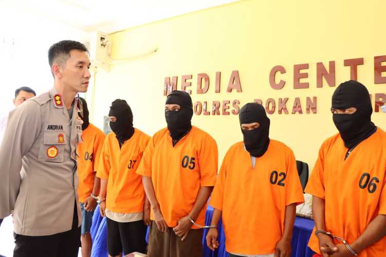 Pengungkapan 5 Orang Pelaku Tidak Pidana Pembunuhan, Polres Rohil Gelar Press Release