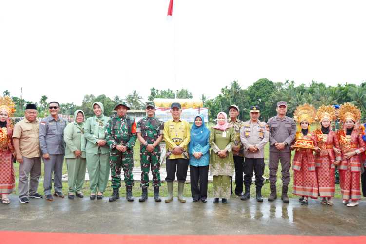 Wakil Ketua DPRD Inhil Menghadiri Penutupan TMMD Ke -123 di Desa Mumpa