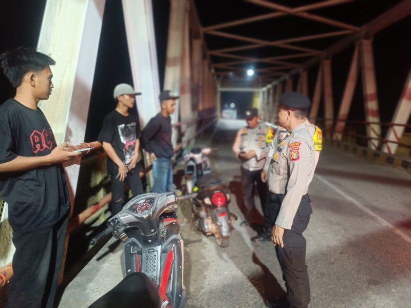 Polsek Tempuling Laksanakan Blue Light Patroli, Situasi Kamtibmas Aman dan Kondusif