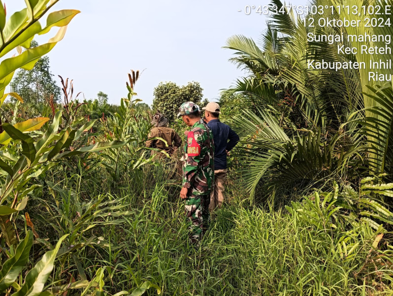 Demi Kenyamanan, Babinsa Koramil 07/Reteh Terus Cegah Karhutla