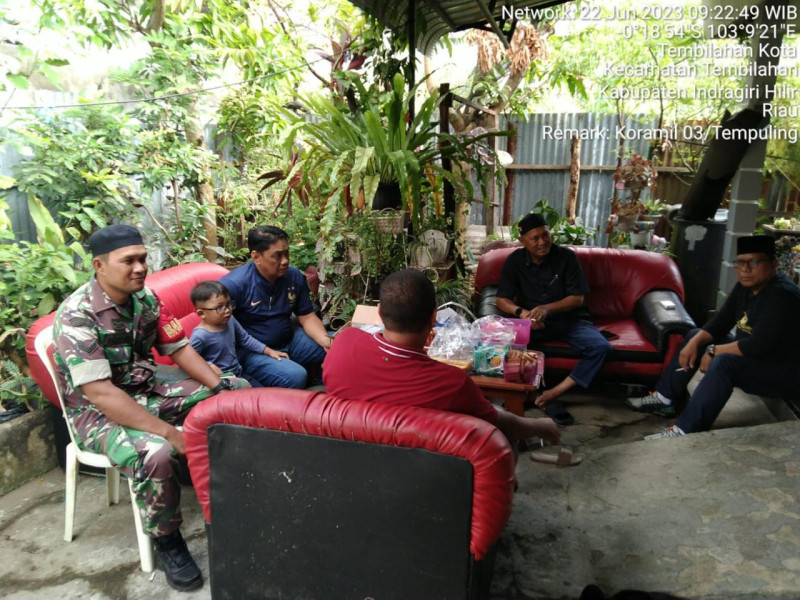 Ikut Berbela Sungkawa, Babinsa 03/Tpl Melayat Ke Rumah Duka