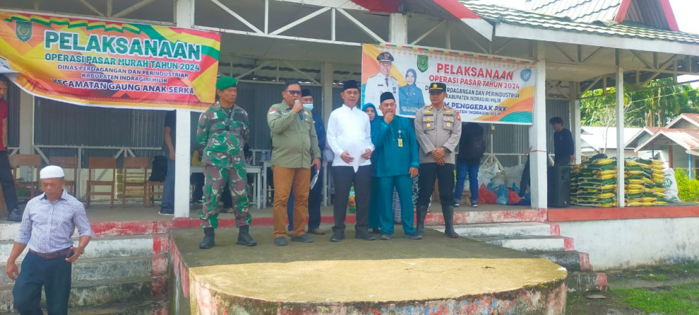 Babinsa Koramil 05/Gas Dampingi PLT Bupati Inhil Kunjungan Kerja dan Luncurkan Pasar Murah Di Kelurahan Sungai Empat