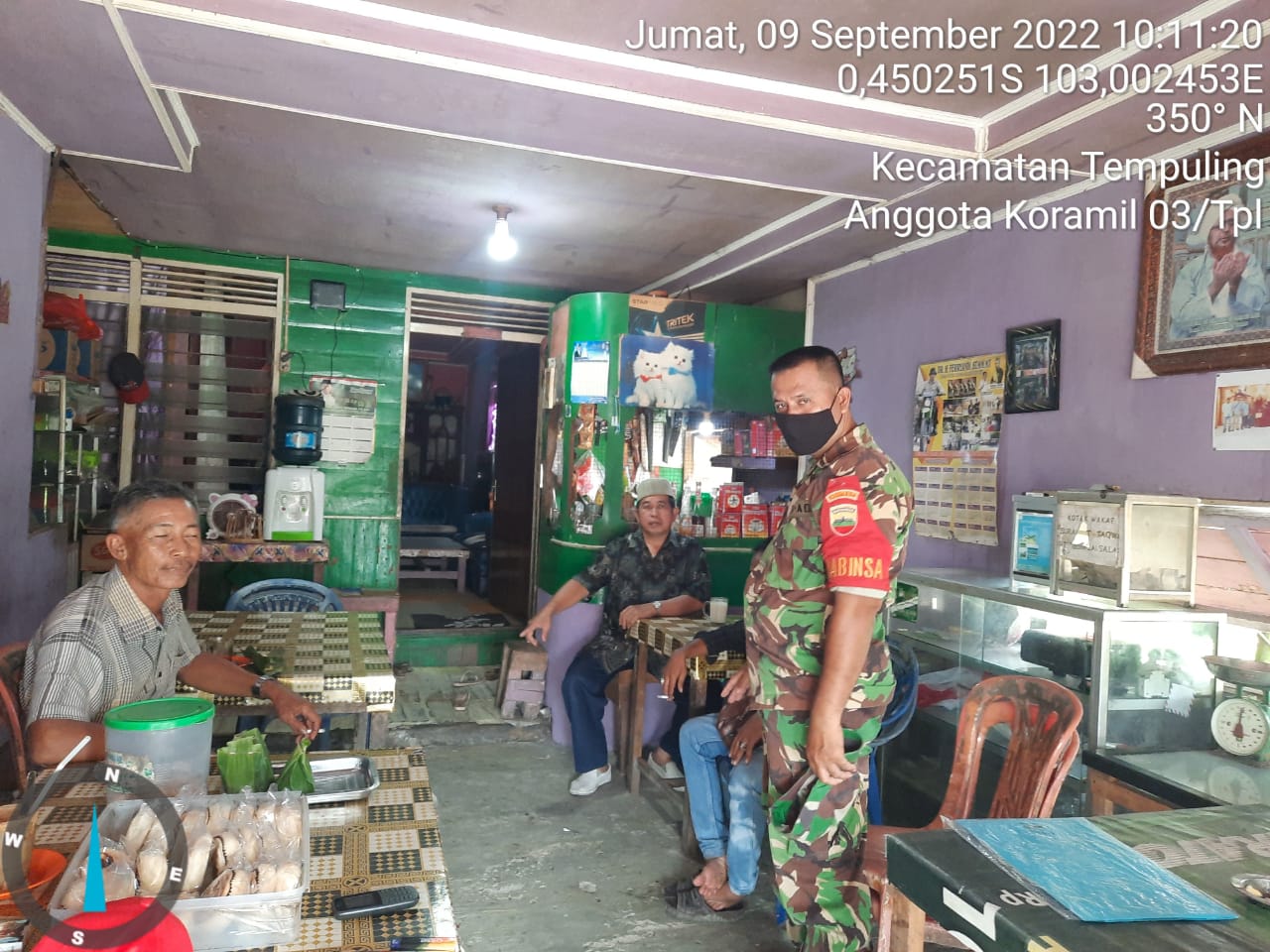 Peduli Dengan Keamanan Wilayah Binaan Babinsa 03/Tempuling Komsos Dengan Tomas