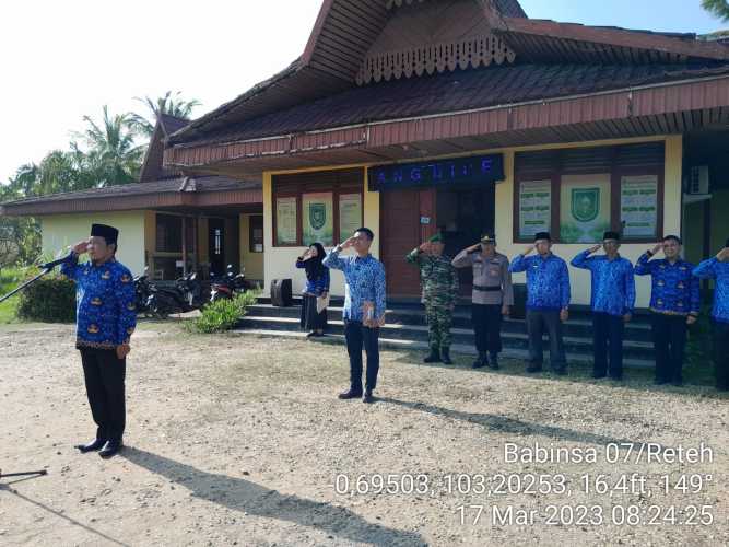 Pelaksanaan Upacara 17 Hari Bulan Yang Diikuti Danramil 07/Reteh