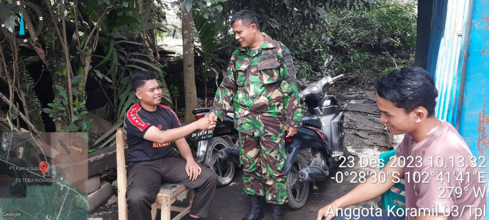 Tingkatkan Keamanan, Babinsa Koramil 03/Tpl Silaturahmi dan Komsos Dengan Security