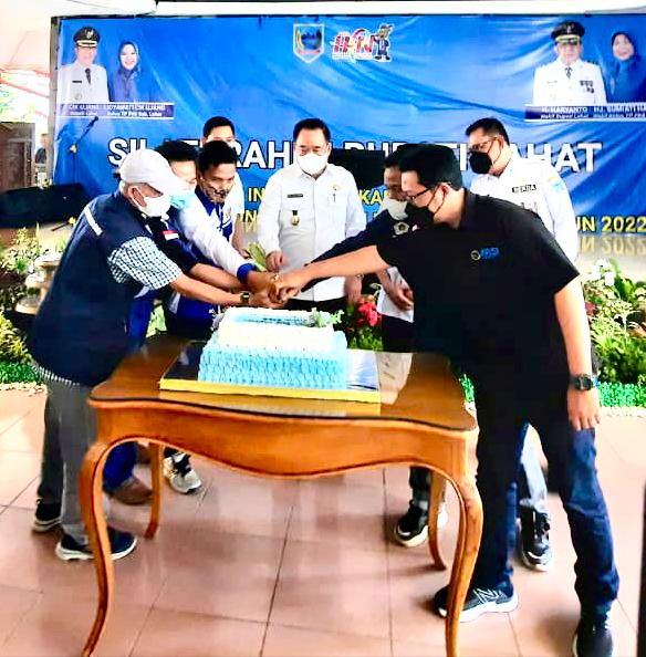 Rayakan HPN, Bupati Lahat Potong Kue Bersama Insan Pers