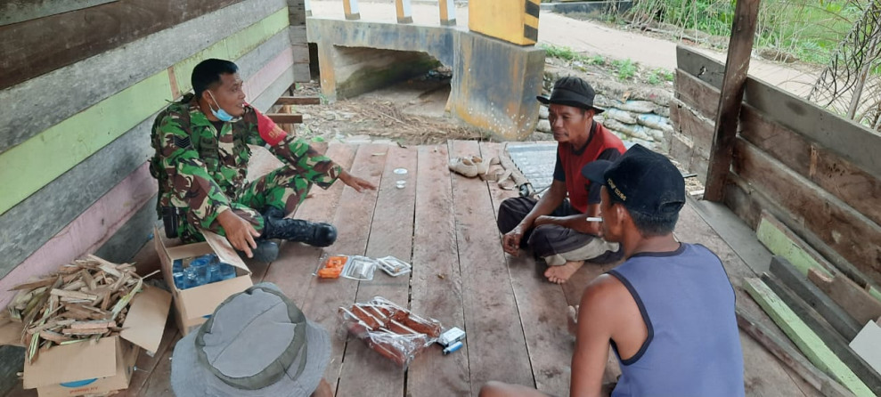 Koramil 07/Reteh Jalin Silaturahmi Dengan Warga Guna Ciptakan Kebersamaan