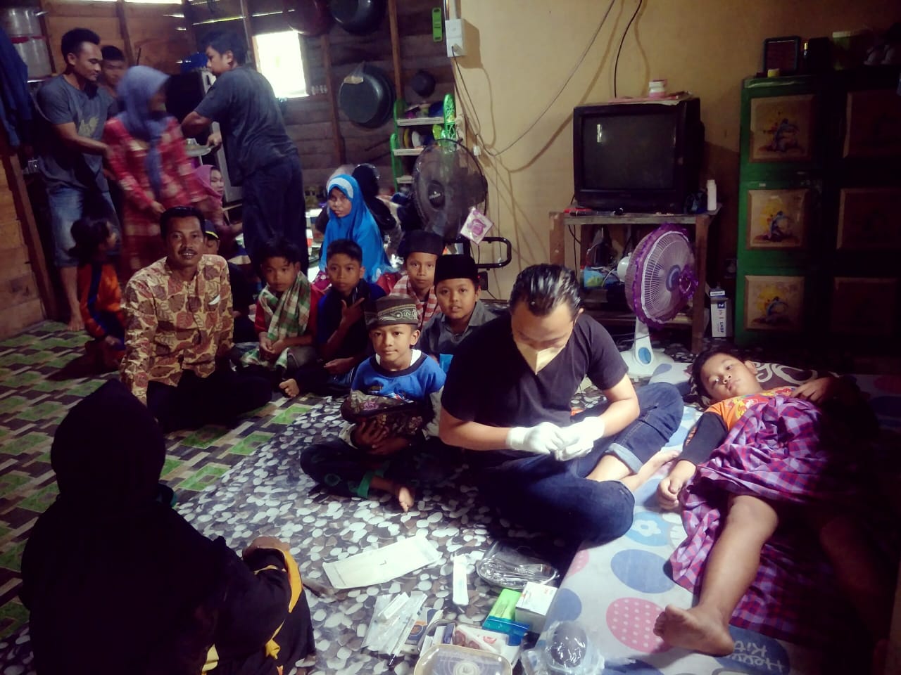 Cakades Bambang Syahri Gelar Bakti Sosial Khitanan di Kuala Gaung