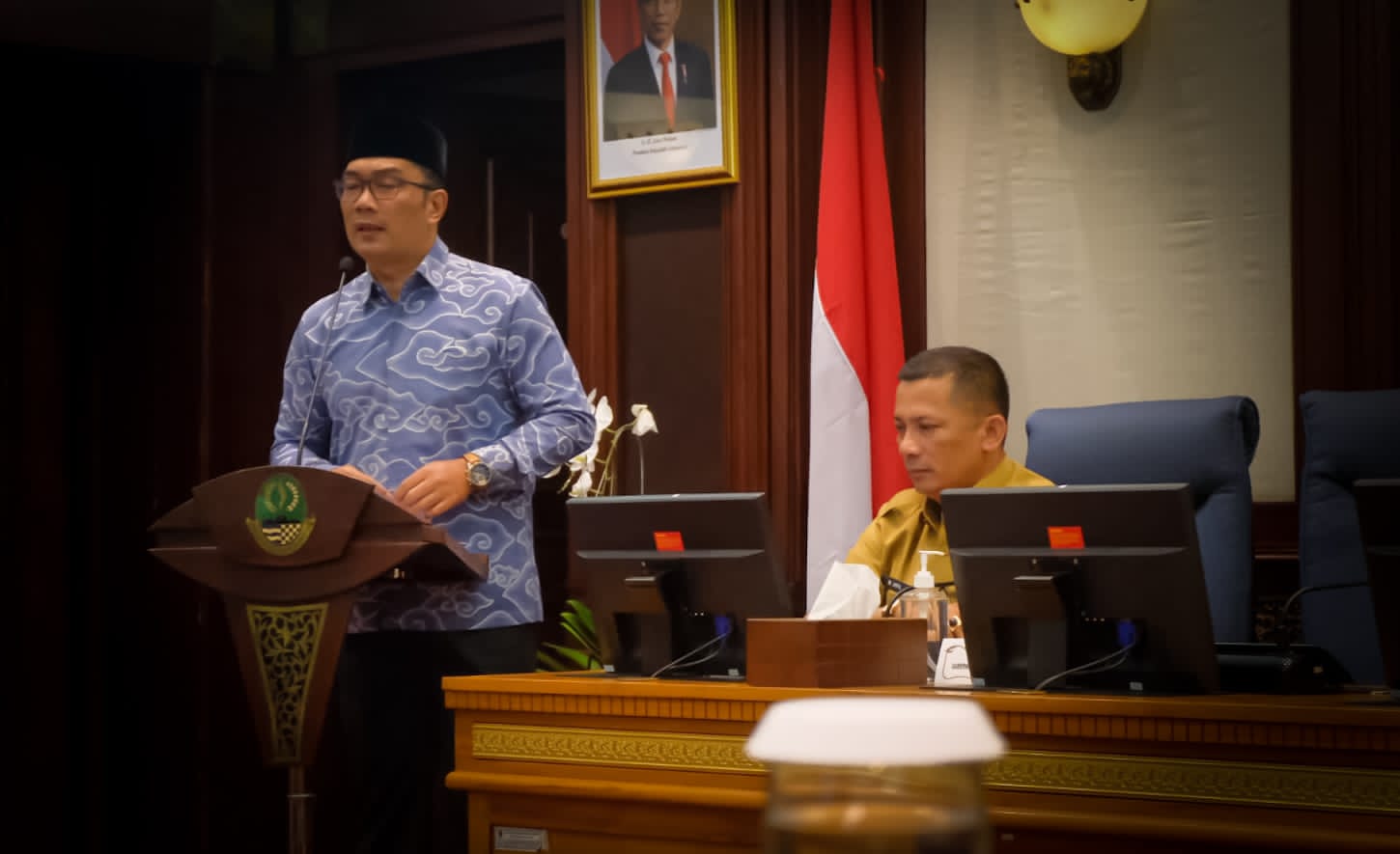 Tiru Sistem Manajemen ASN Jawa Barat, Bupati Adil Tandatangani Kerjasama dengan Ridwan Kamil