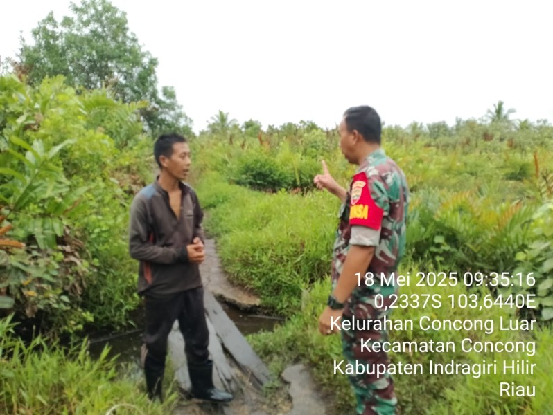 Babinsa Koramil 04/Kuindra Rutin Melaksanakan Patroli dan Sosialisasi untuk Mencegah Kebakaran Hutan dan Lahan