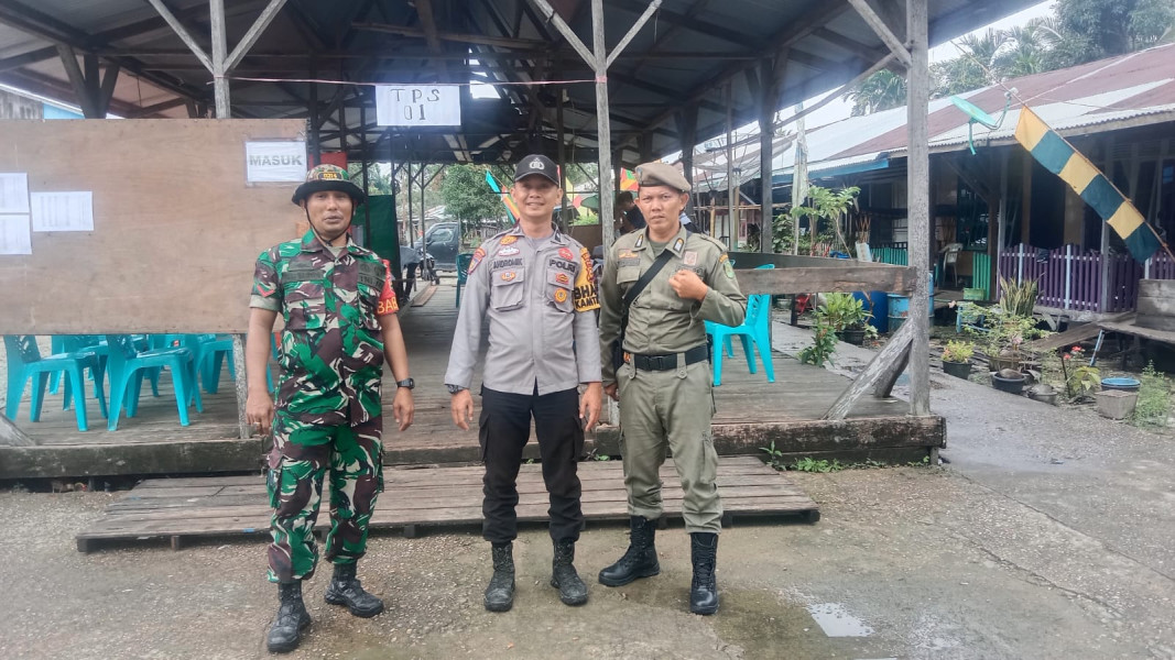 Untuk Memberi Rasa Aman, Babinsa 05/Gas Melaksanakan Pengamanan Pilkades Serentak