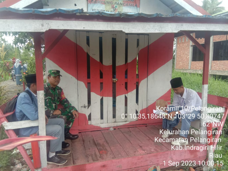 Berikan Pengetahuan dan Pemahaman Kepada Pelajar MTS Melalui Komsos Babinsa Koramil 10/Pelangiran