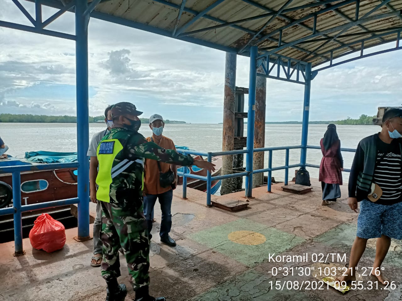 Kawasan Pelabuhan Rutin Jadi Sasara Penegakan Protkes Koramil 02/Tanah Merah