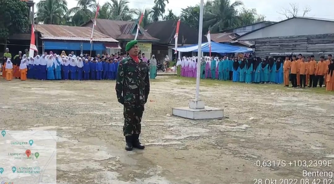Dalam Memperingati Hari Sumpah Pemuda, Danramil 07/Reteh Laksanakan Upacara
