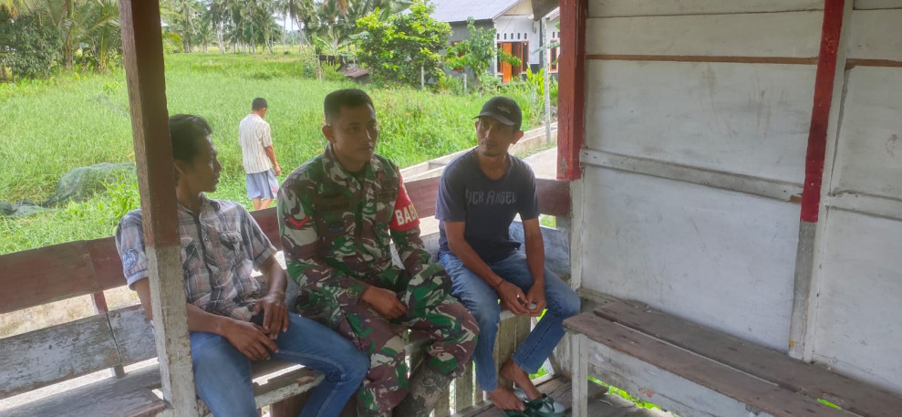 Melalui Komsos, Koramil 07/Reteh Dapat Tingkatkan Keamanan di Desa