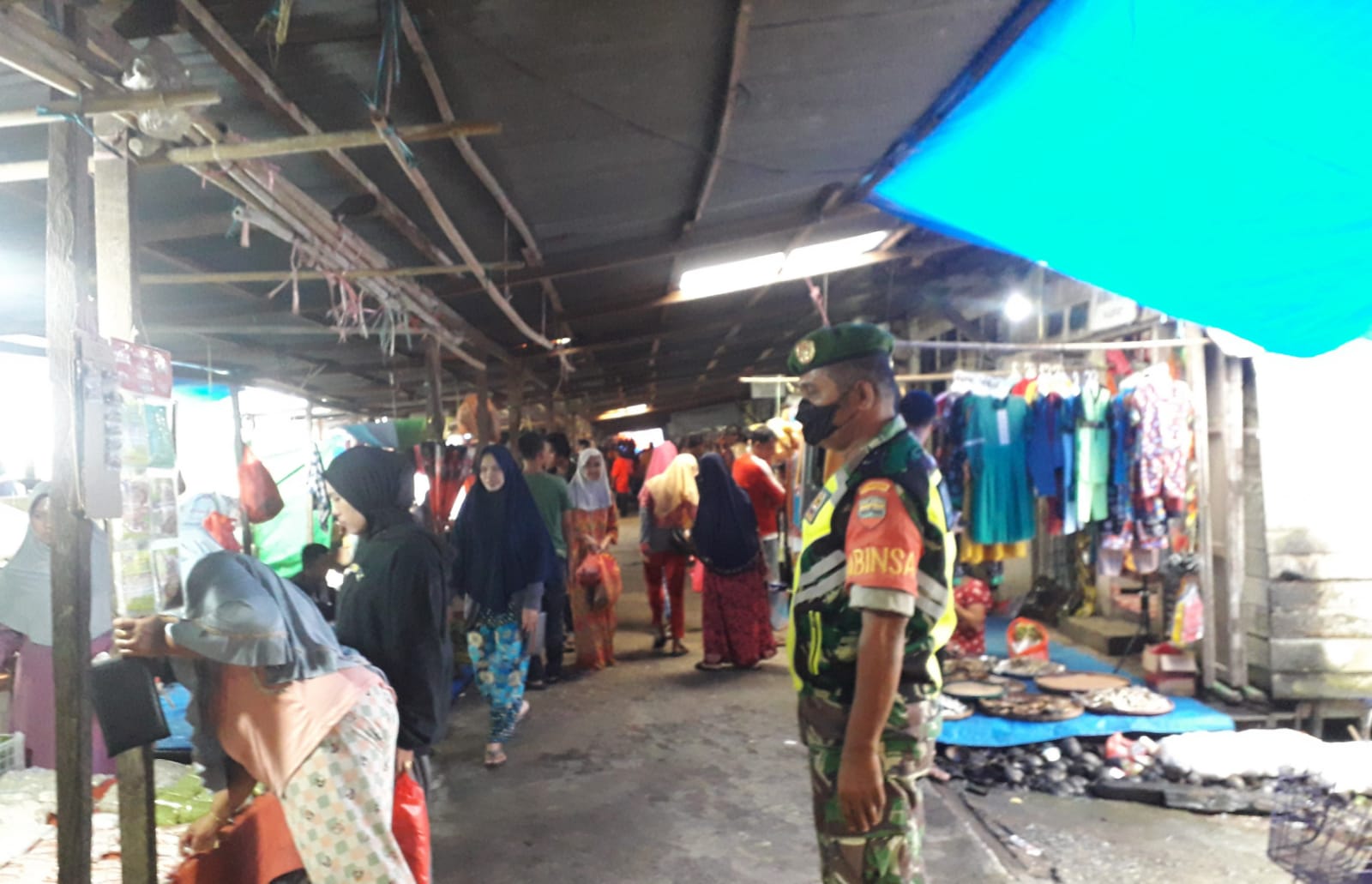 Sertu Eri Hamdani Ajak Warga untuk Patuhi Protokol Kesehatan