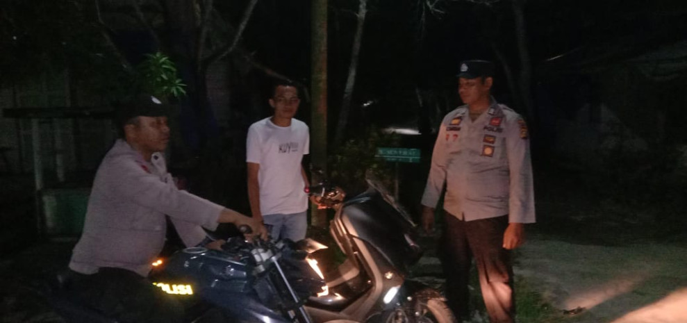 Personil Polsek Gaung Rutin Melaksanakan Kegiatan Patroli Roda 2 di Kelurahan Kuala Lahang Antisipasi Tindak Kriminal