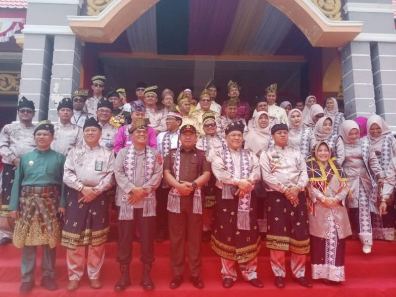 Bupati Inhil Hadiri Pembukaan Festival Pacu Jalur Tradisional 2023 di Kuansing.