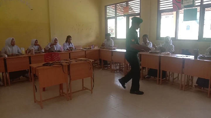 Kegiatan Pemberian Makan Bergizi Gratis di Kemuning Terus di Dampingi Koramil 09/Kemuning