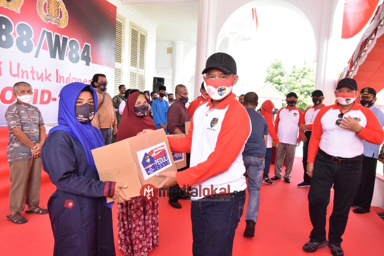 Alumni Akabri 88/W84 Gelar Bakti Sosial Donor Darah dan Bagikan Paket Sembako Alumni Akabri 88/W84 Gelar Bakti Sosial Donor Darah dan Bagikan Paket Sembako