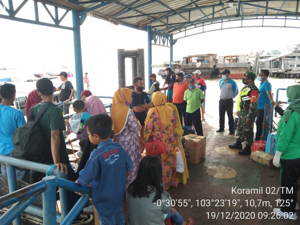 Tidak Pakai Masker di Pelabuhan Kuala Enok, Siap-Siap Kena Tindak Koramil 02/Tanah Merah