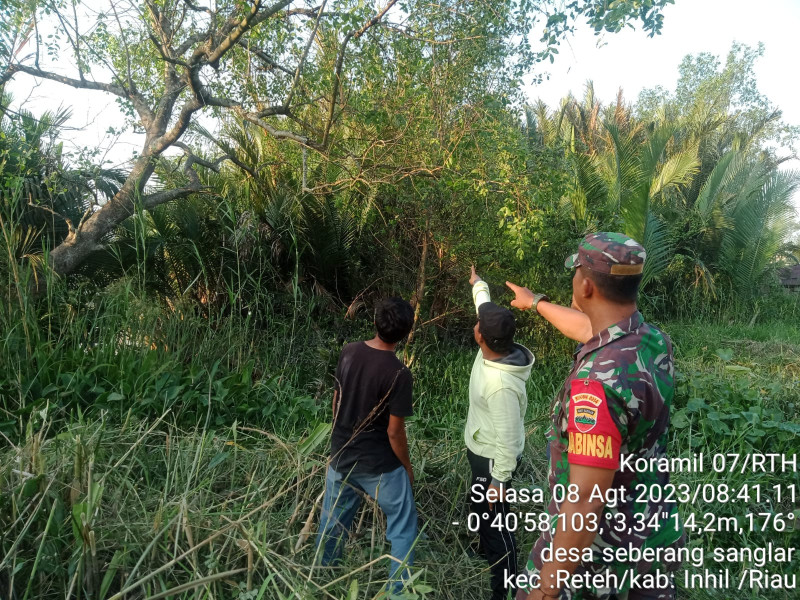 Cegah Kebakaran, Babinsa Koramil 07/Reteh Turun Ke Wilayah Guna Pencegahan dan Patroli Rutin