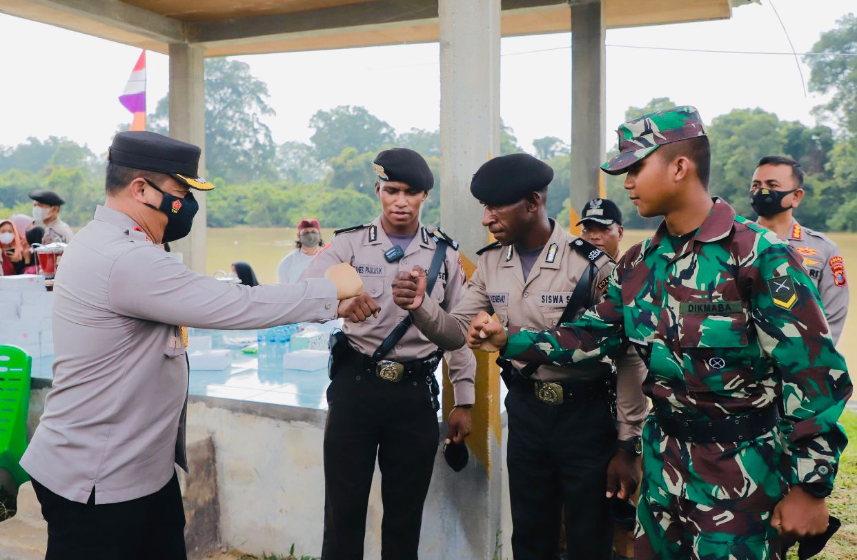 Kapolda Riau Inisiasi Renovasi Masjid Tua Bersama Tokoh Masyarakat Letakkan Batu Pertama Pembangunan