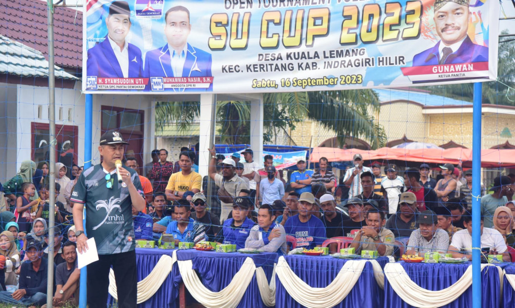 Sebagai Bentuk Kecintaan Dunia Olahraga, Wabup H.Syamsuddin Uti Tutup Turnament Bola Volly Putri SU CUP Se-Kecamatan Keritang TH 2023