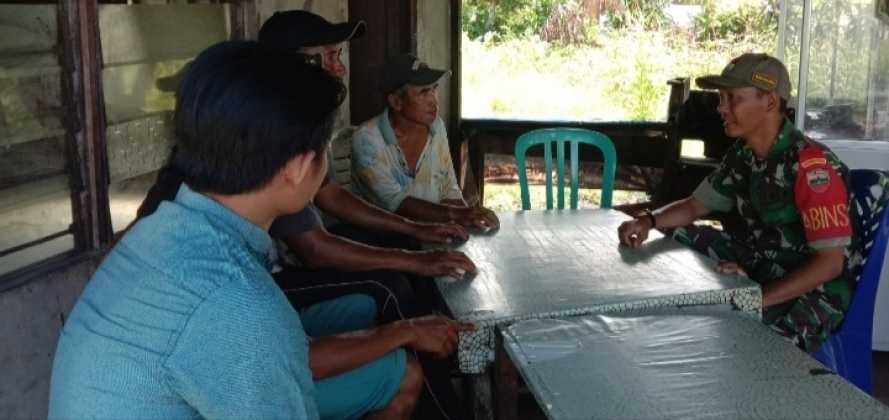 Jaga Keamanan Lingkungan Melalui Komsos Babinsa Koramil 04/Kuindra