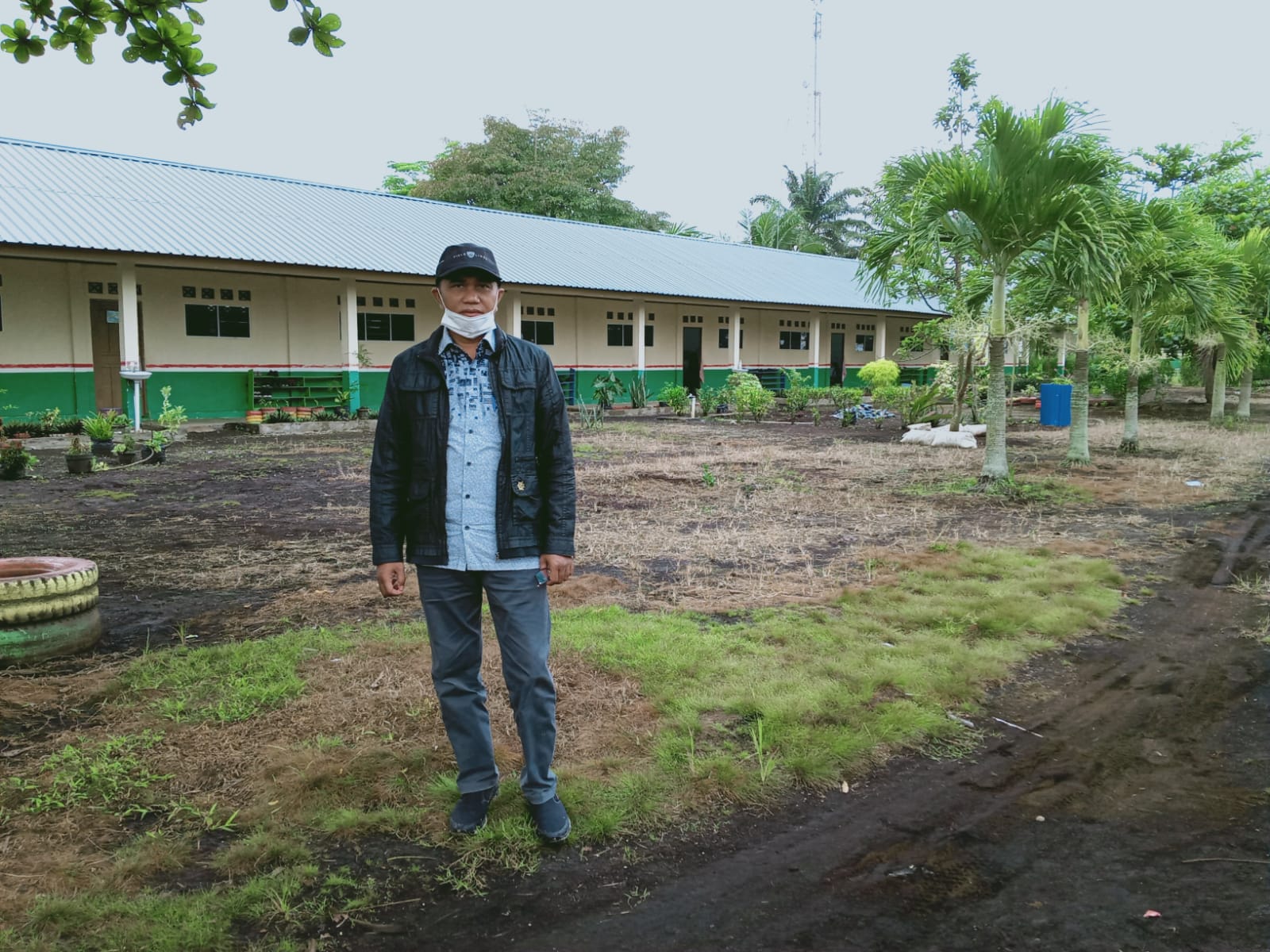 Tinjau Sekolah di Perbatasan Inhil-Pelalawan, HM Rizal Fahlawi Merasa Kagum
