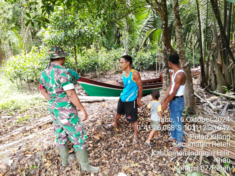 Babinsa Serka Ferry Barus Ajak Masyarakat Untuk Cegah Karhutla