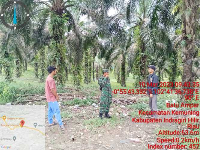 Patroli Karhutla dan Sosialisasi Bersama Babinsa Koramil 09/Kemuning