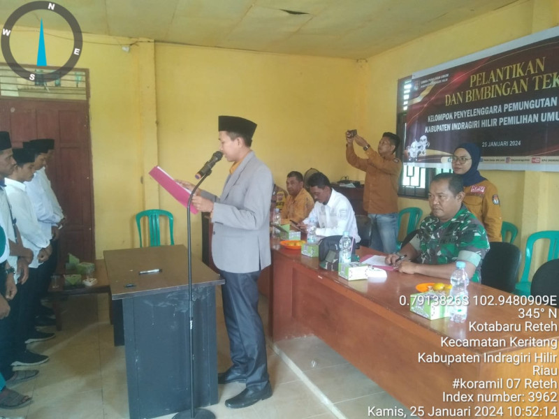 Jalin Kekompakan Saat Pemilu, Danpos Koramil 09/Kemuning Hadiri Pelantikan KPPS di Desa Kayu Raja