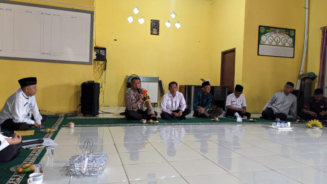 Polsek Kempas Berikan Sosialisasi di Sekolah terkait Pilkada Damai 2024