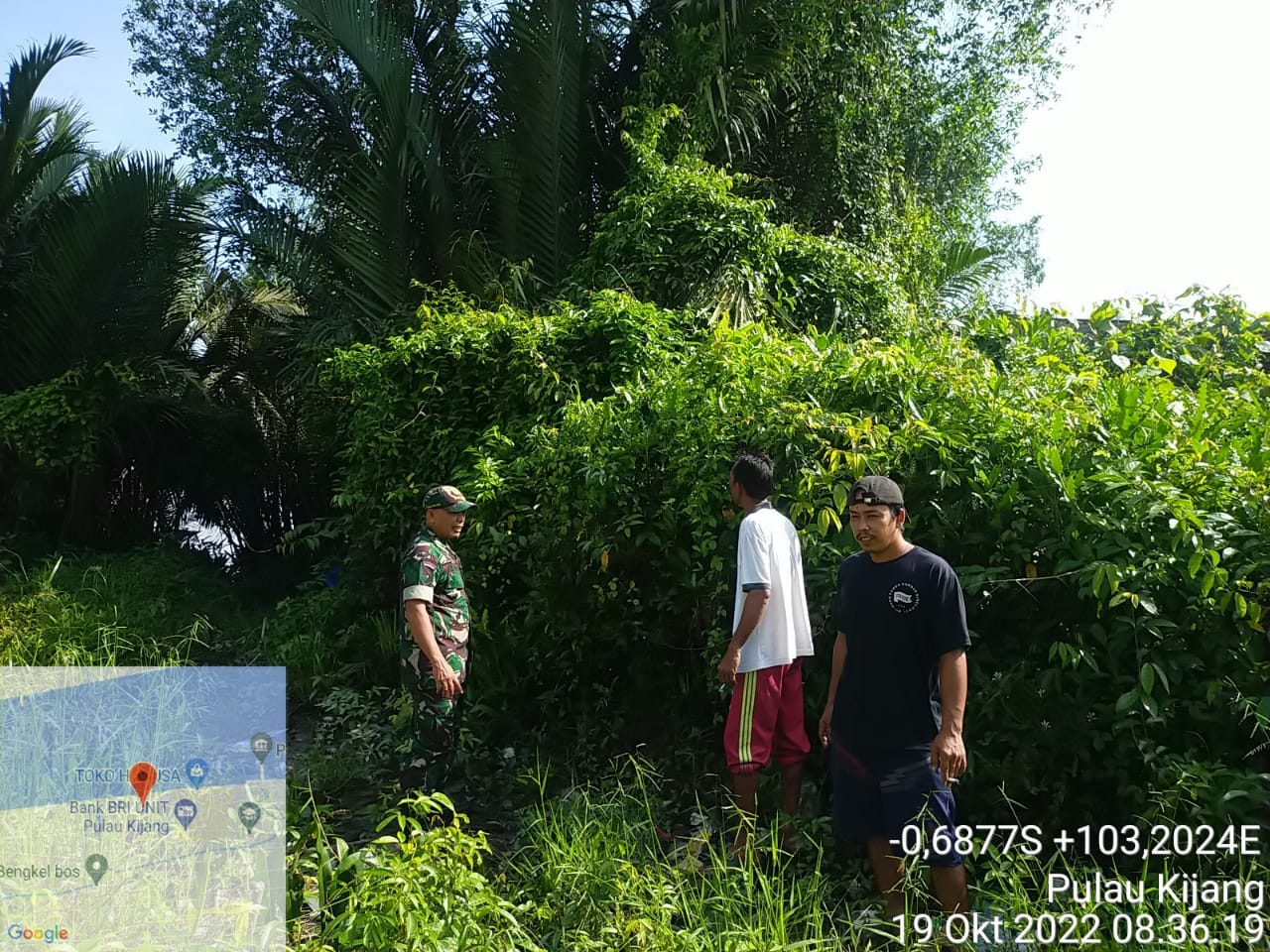 Babinsa Koramil 07/Reteh Sosialisasi dan Patroli Karlahut di Binaan