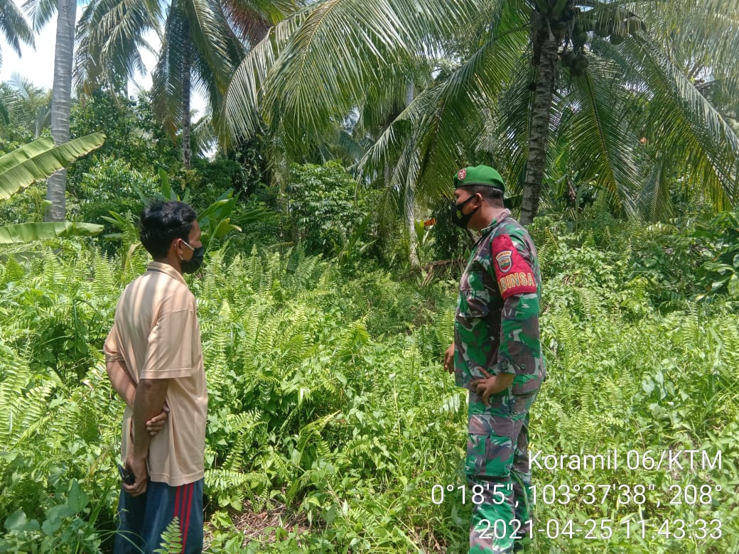 Patroli Pengendalian Karhutla Terus Dilakukan Babinsa di Wilayah Teluk Belengkong