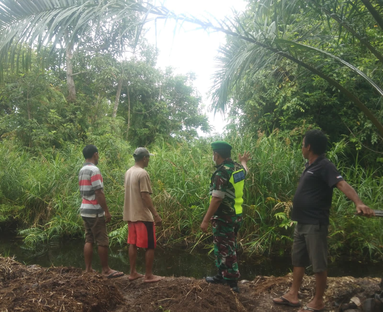 Patroli Karlahut Terus Dilaksanakan Guna Mencegah Kebakaran Oleh Peltu Doni Akmal